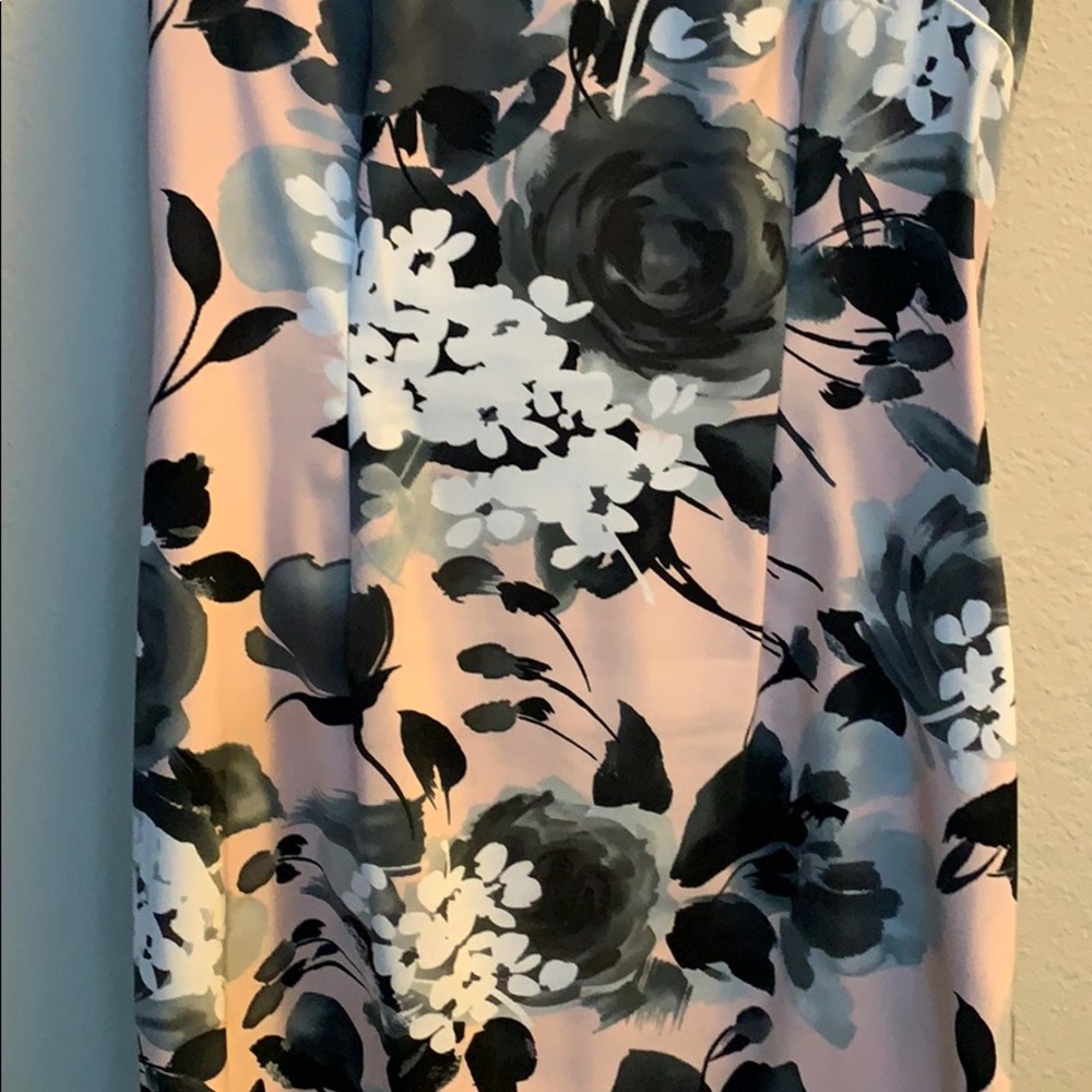 Dress - Picture 2 of 6